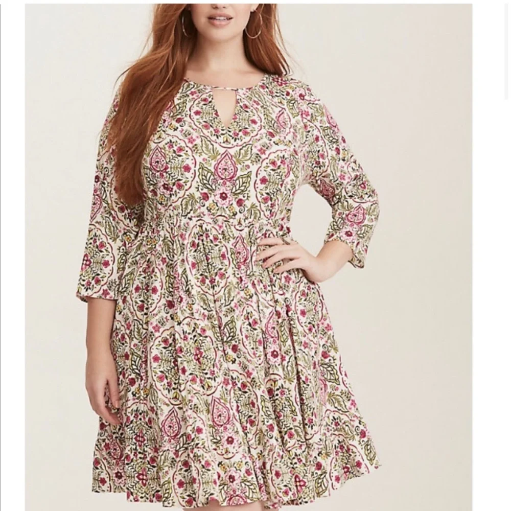 Torrid Pink Floral Keyhole Neckline Challis Skater Dress Size 4X - Picture 1 of 16
